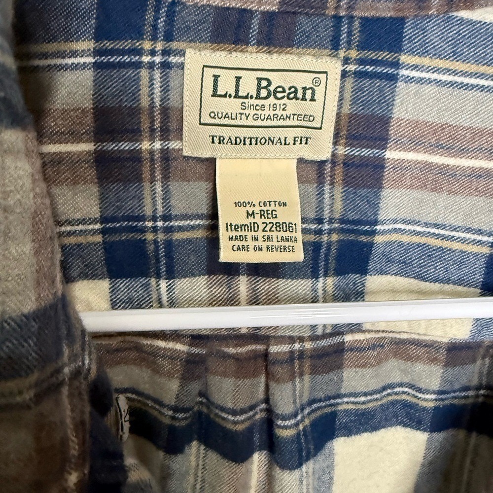 LL Bean Plaid Flannel Shirt Mens Medium Traditional Fit Cotton Outdoor - Picture 2 of 3